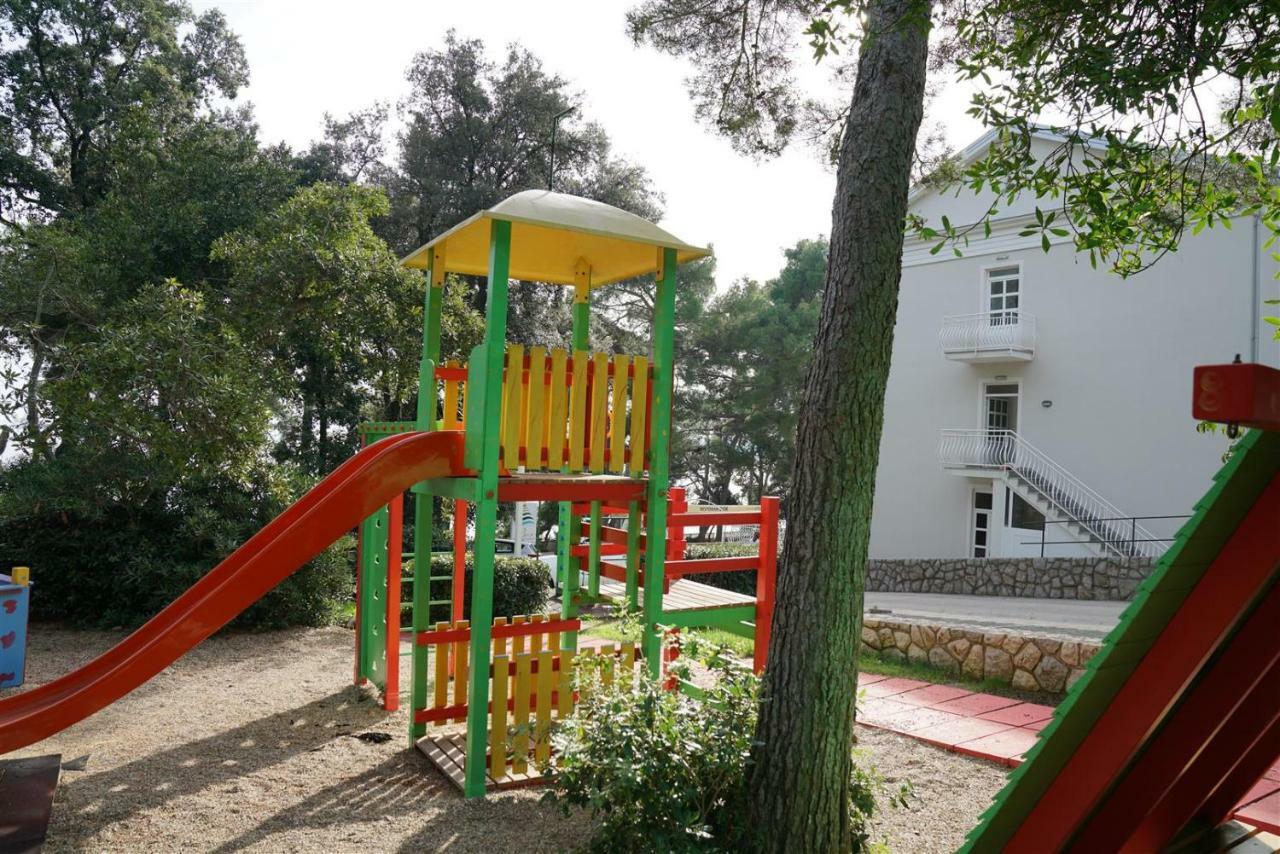 Sesar Apartments Krk - No. 1 Iva Krk Town Extérieur photo