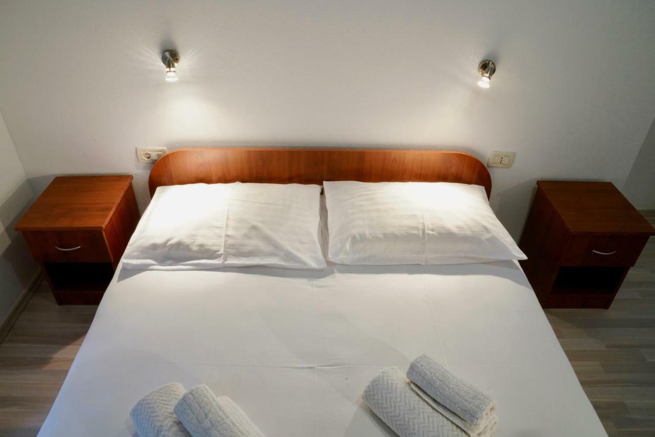 Sesar Apartments Krk - No. 1 Iva Krk Town Extérieur photo