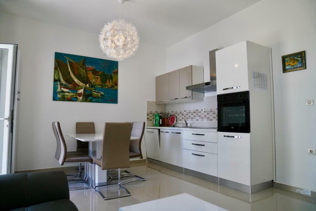 Sesar Apartments Krk - No. 1 Iva Krk Town Extérieur photo