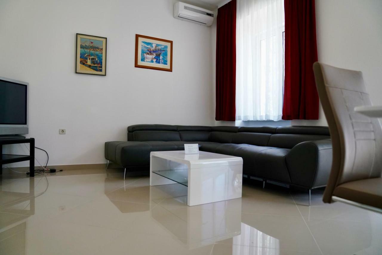 Sesar Apartments Krk - No. 1 Iva Krk Town Extérieur photo